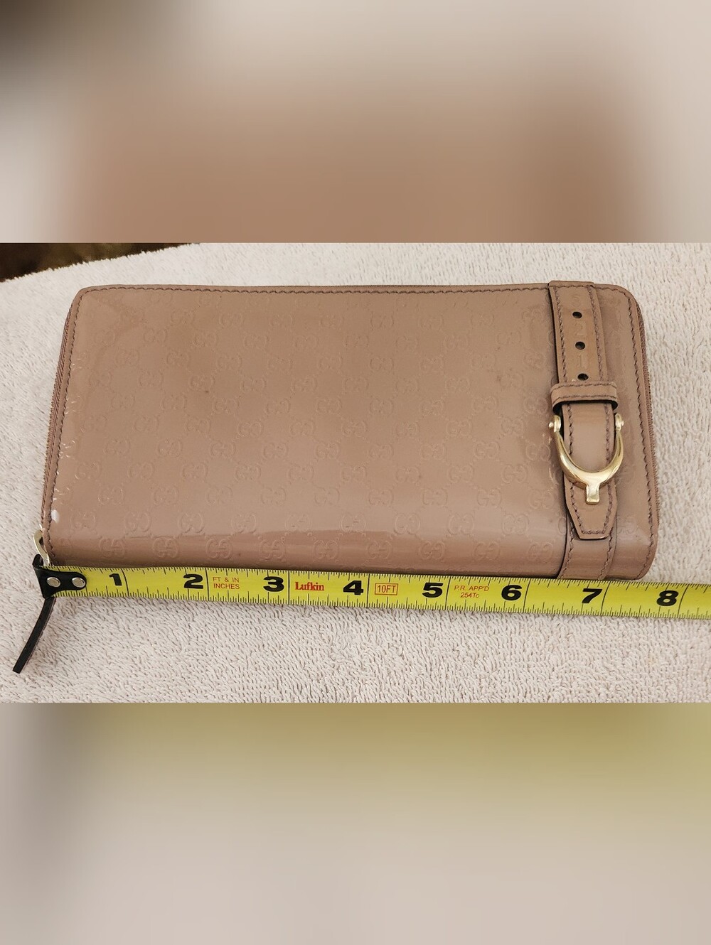 Gucci Taupe Embossed Patent Leather Microguccisima Zip Wallet with Gold Buckle - Picture 11 of 12